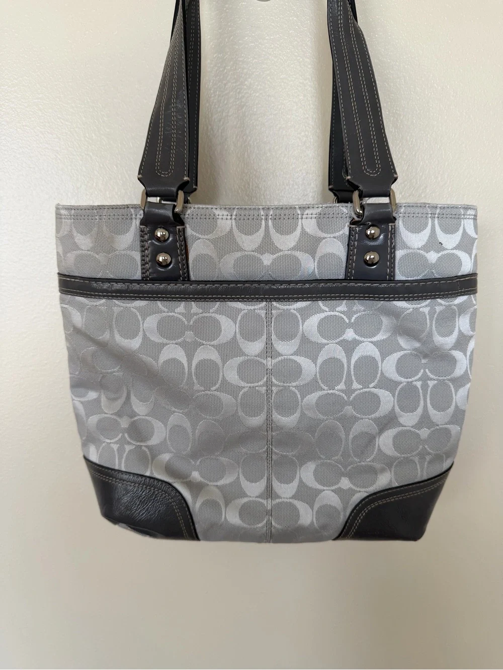 COACH Vintage Hampton Grey and Silver Shoulder Bag
